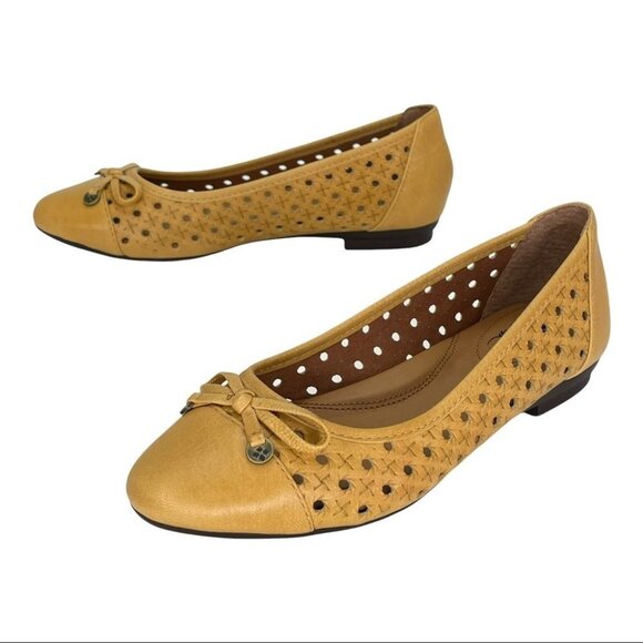 Patricia Nash Bettina Ochre Leather Perforated Bow Accent Womens Flats Size 6M - Picture 11 of 13